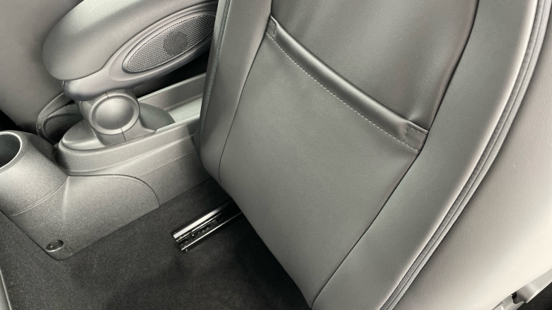 MINI Hatchback 135kW Cooper S Level 2 33kWh 3dr Auto Electric Hatchback